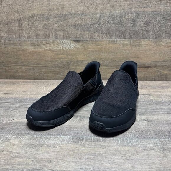 Skechers Swift Fit Hands Free Black Slip On Sneakers Men's Size 10.5 - Picture 1 of 7